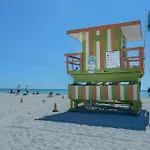 Oceanside Italian Luxury 2 Bedroom Apt With Free Parking