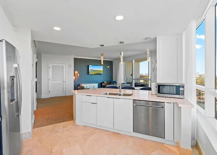 Luxury Condo At Tresor Miami Beach