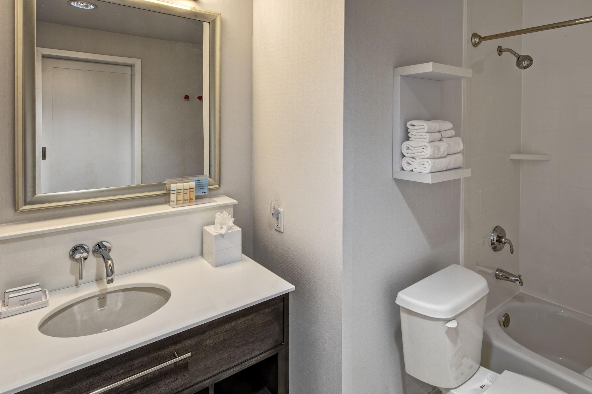 Continental Miami Beach, Tapestry Collection By Hilton 4* Miami Beach