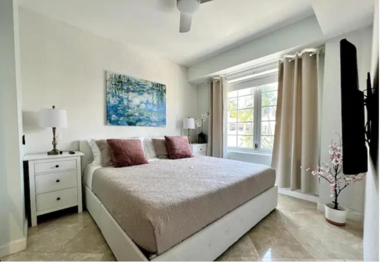 Carlyle Ocean Dr South 2 Bedroom Luxury Appartamento