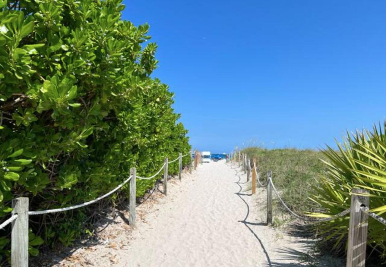 Carlyle Ocean Dr South 2 Bedroom Luxury Appartamento
