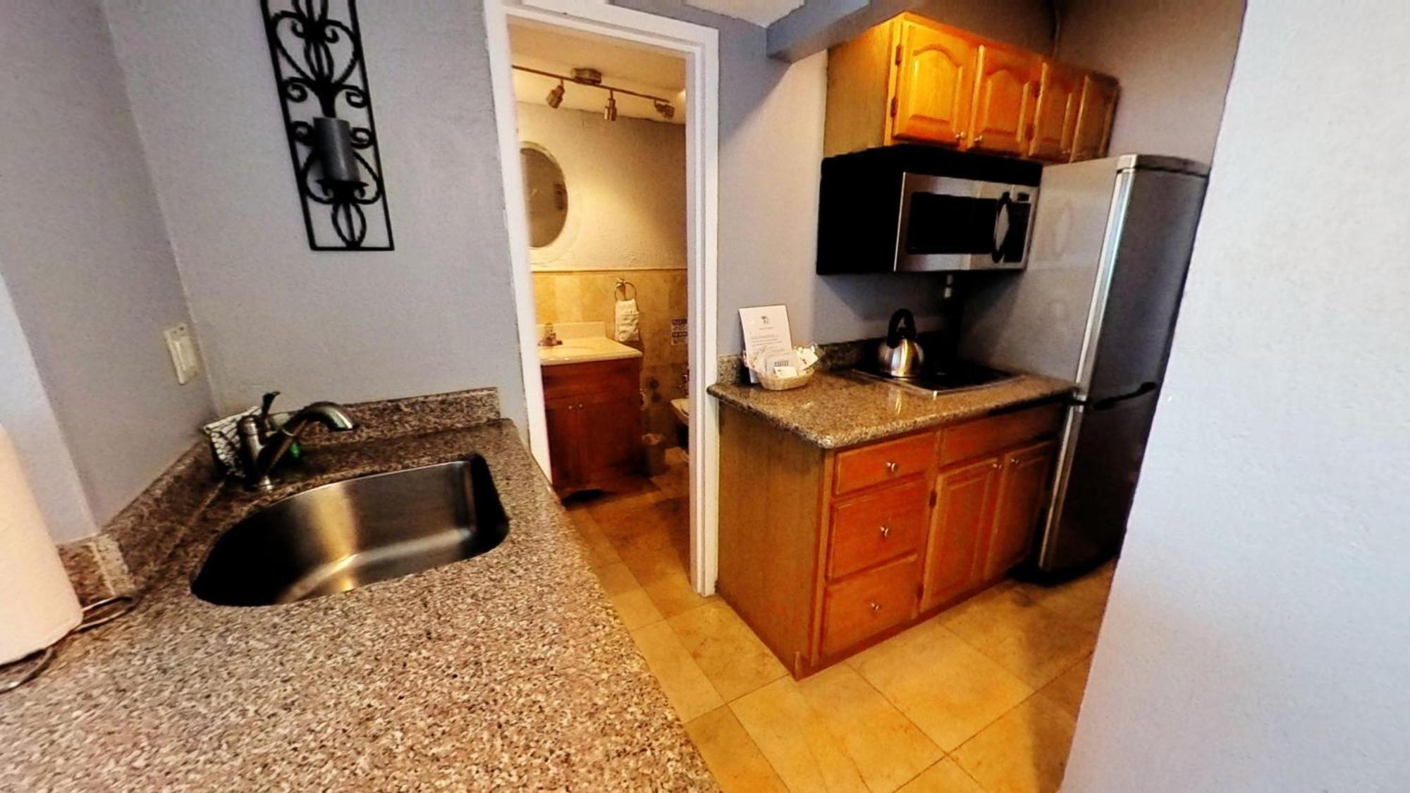 Casa de férias Castle 828 Oceanfront View With Balcony, Pool, Tennis, Access And Free Parking!