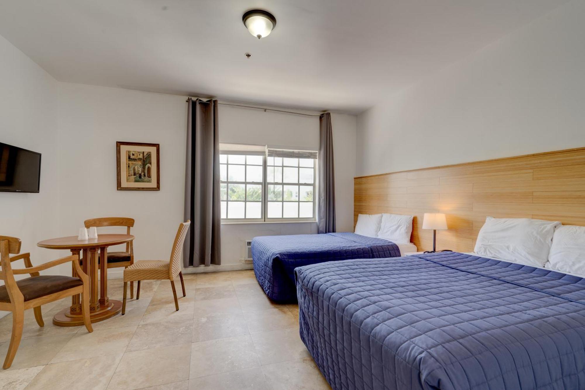 Hotel James Hotel 2*