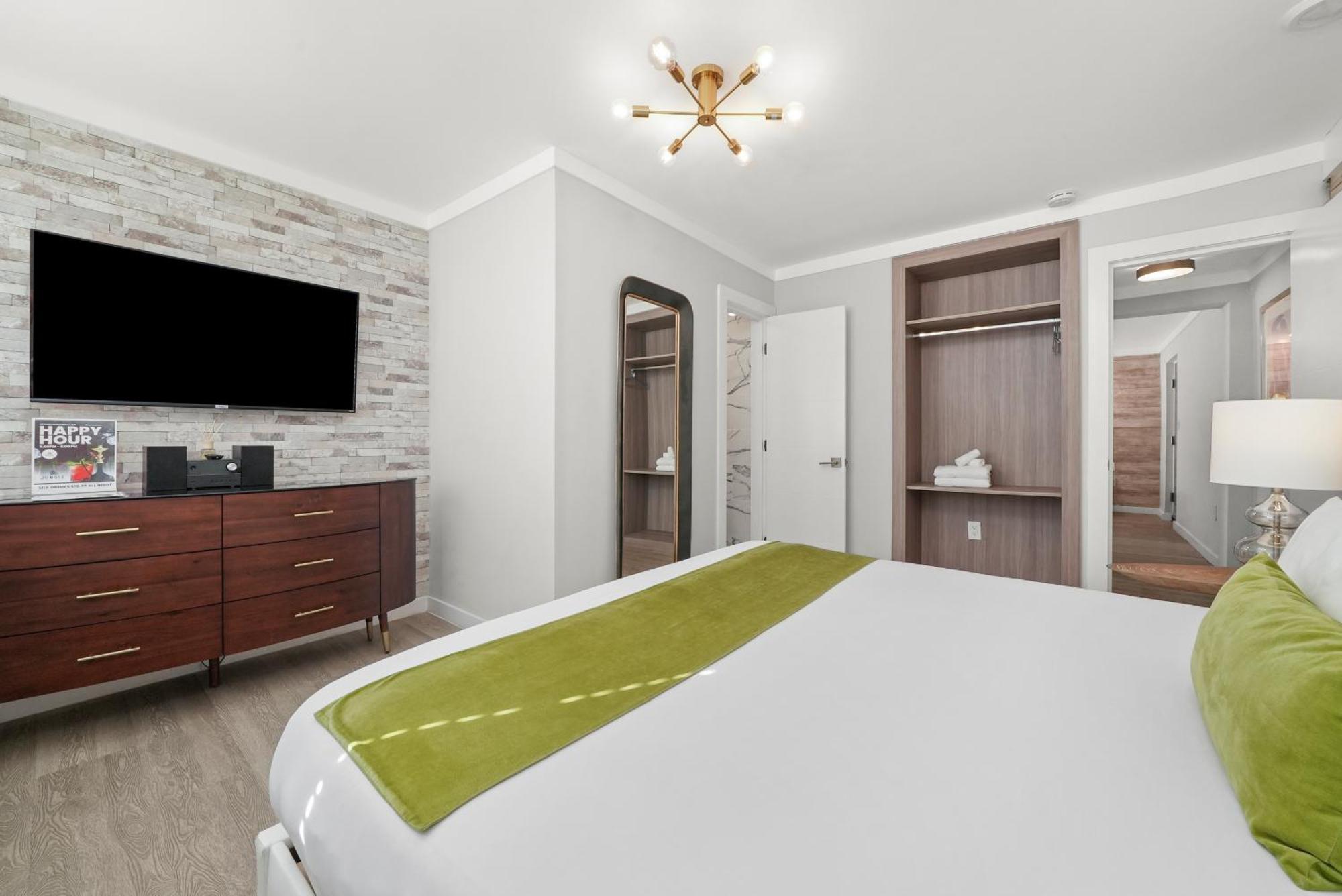 Hotel Chesterfield & Miami Beach