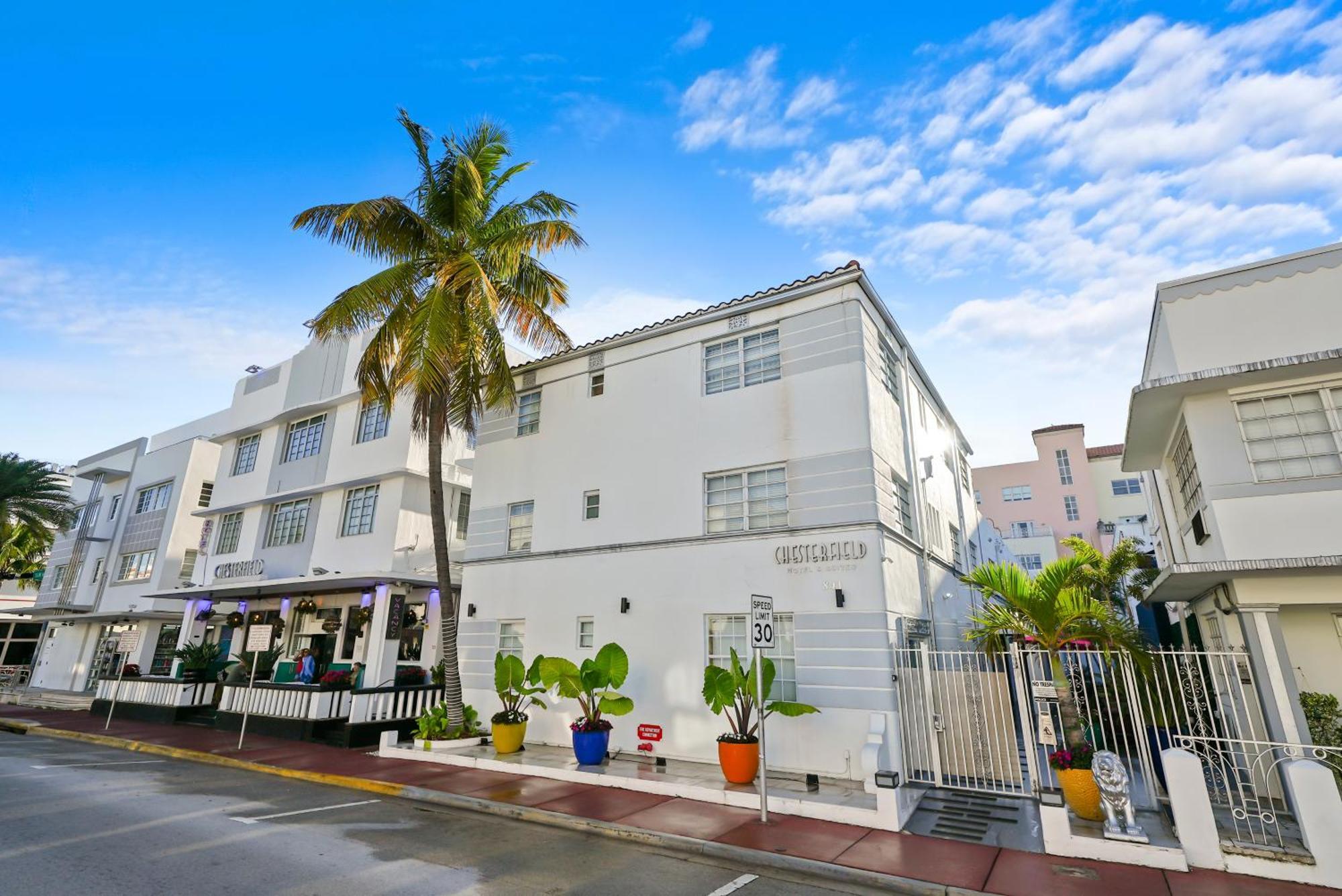 Chesterfield & Hotel 3*