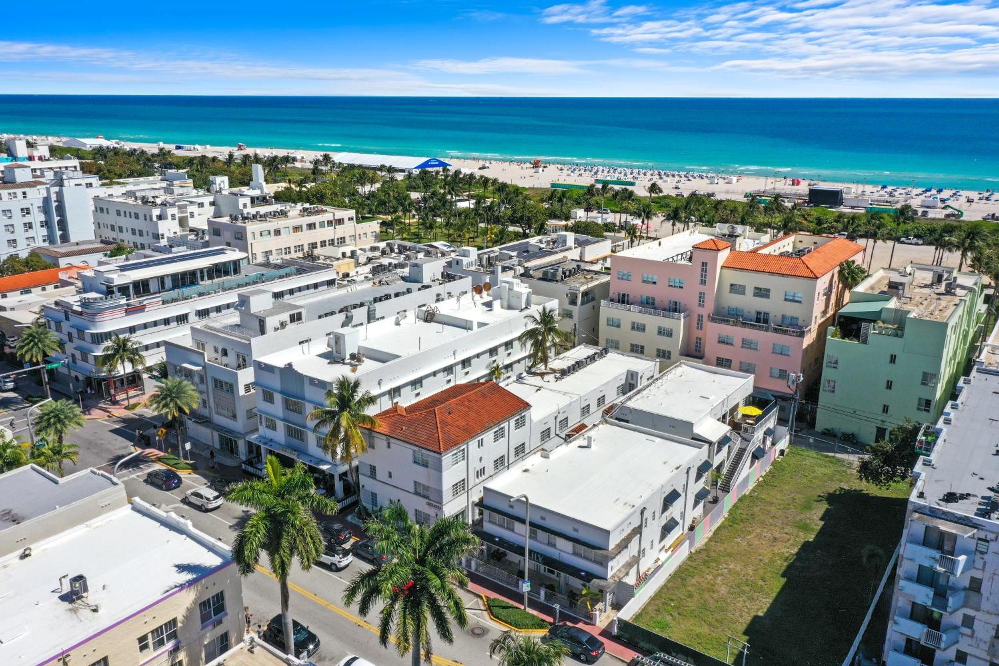 Chesterfield & 3* Miami Beach