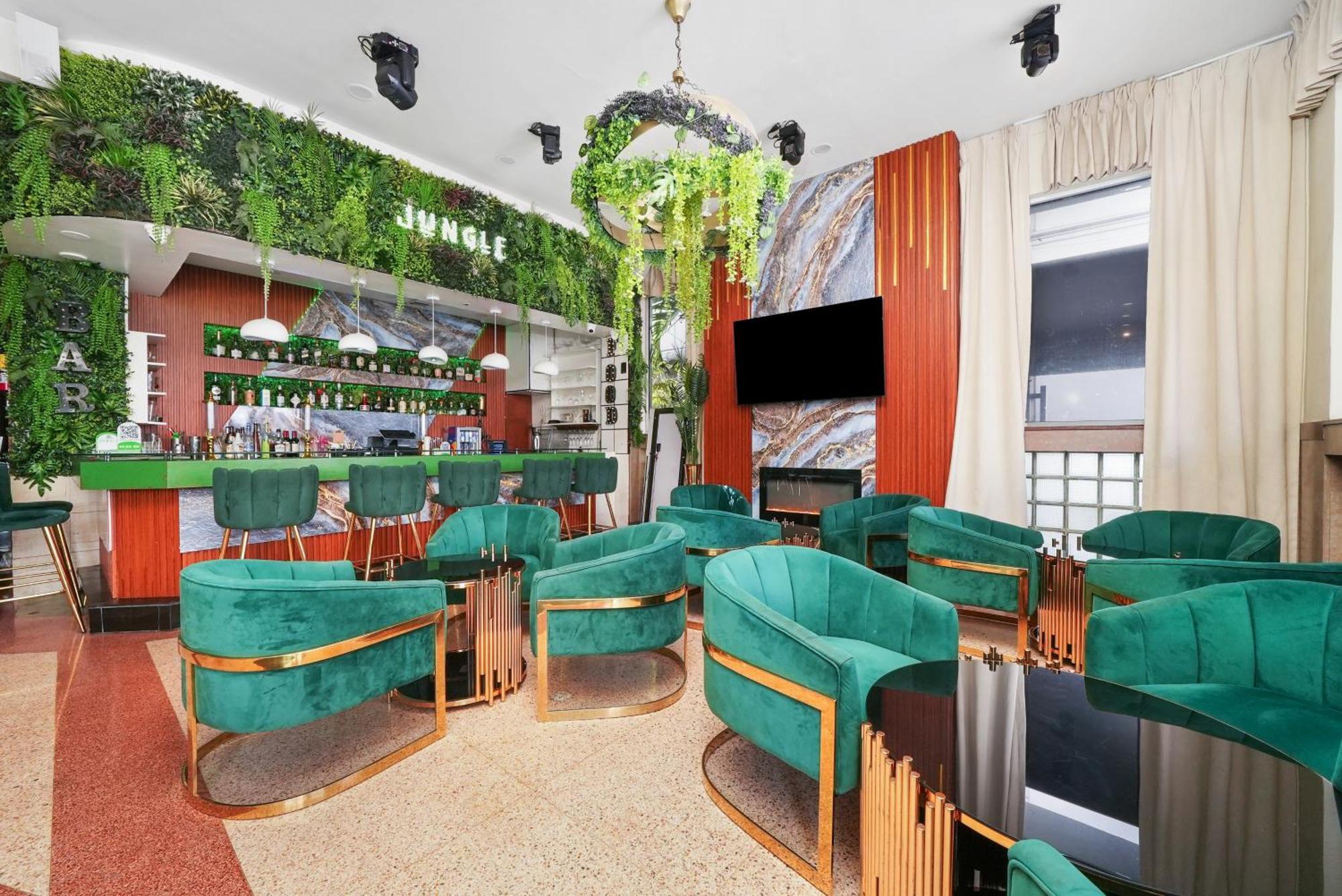 Chesterfield & Hotel Miami Beach