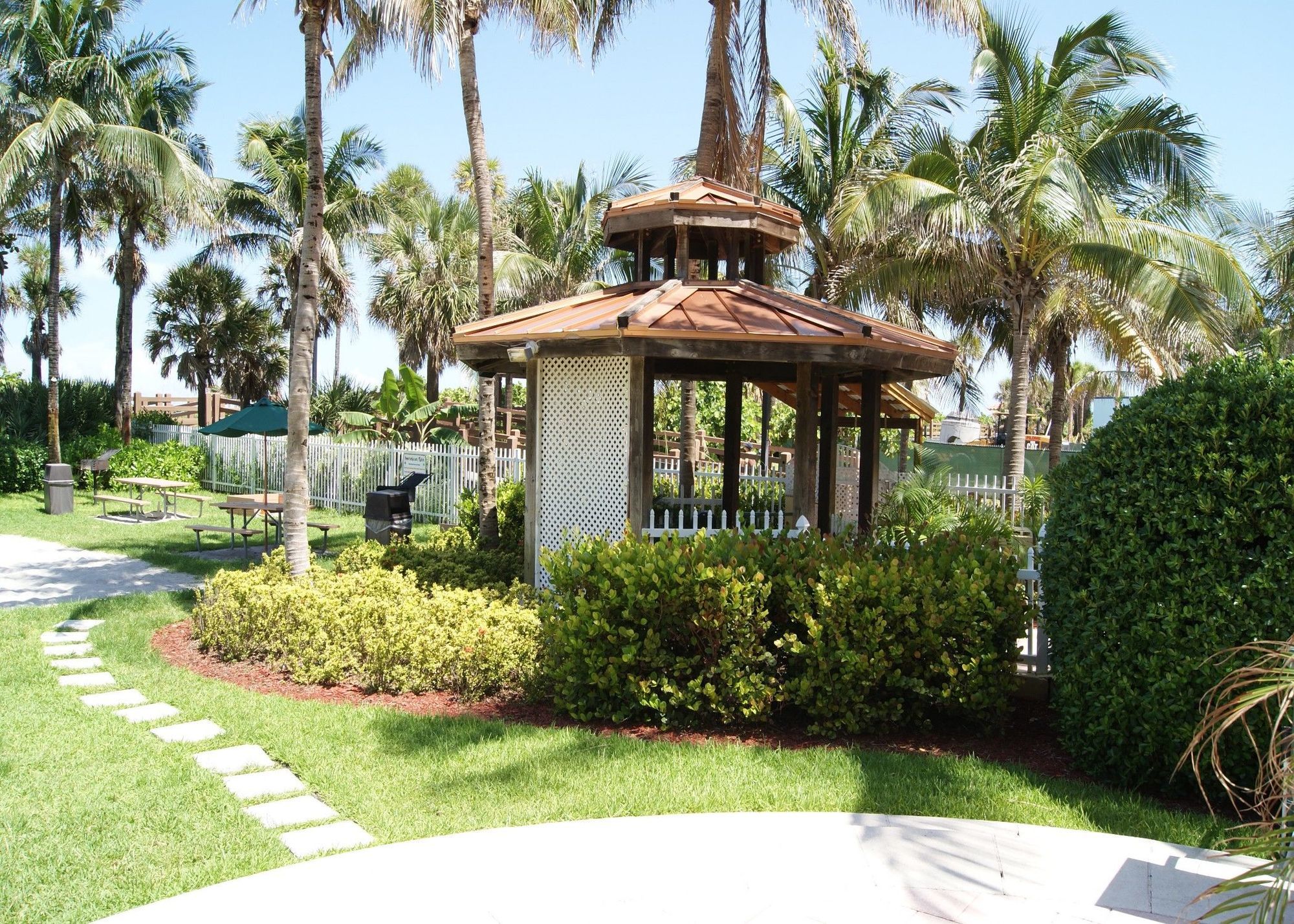 Resort Westgate South Oceanfront 4*