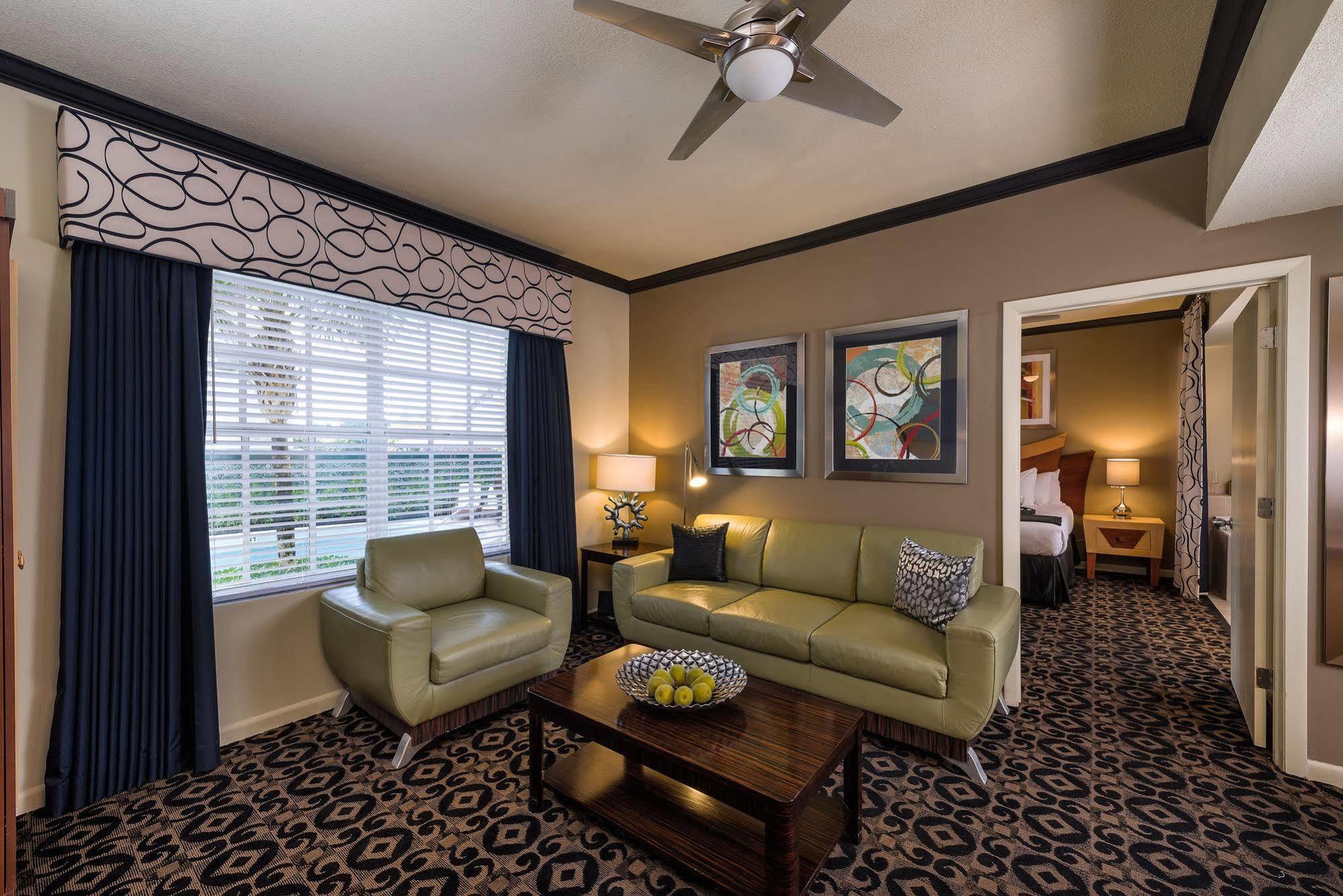 Resort Westgate South Oceanfront 4*