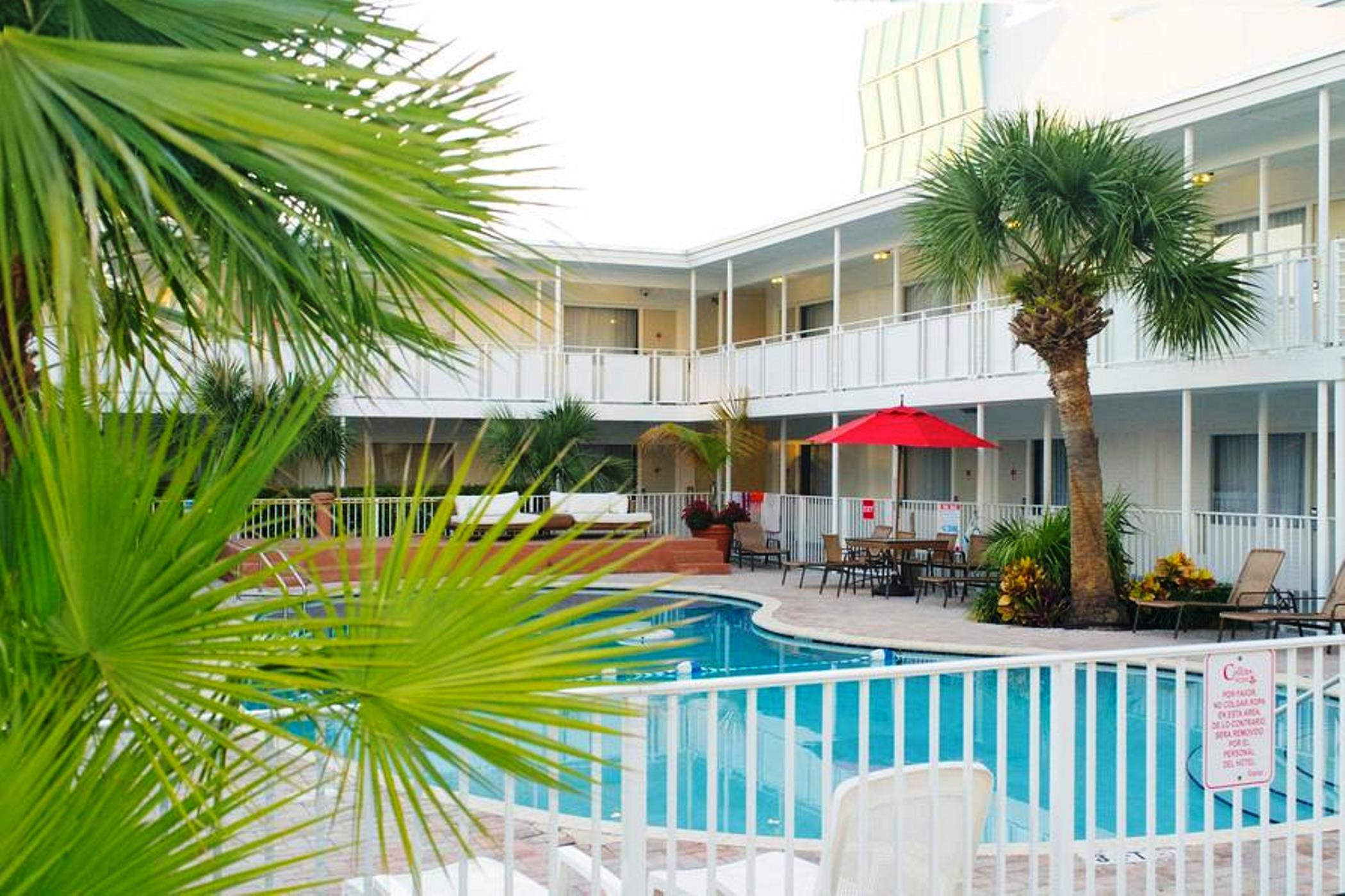 Hotel Collins 3*