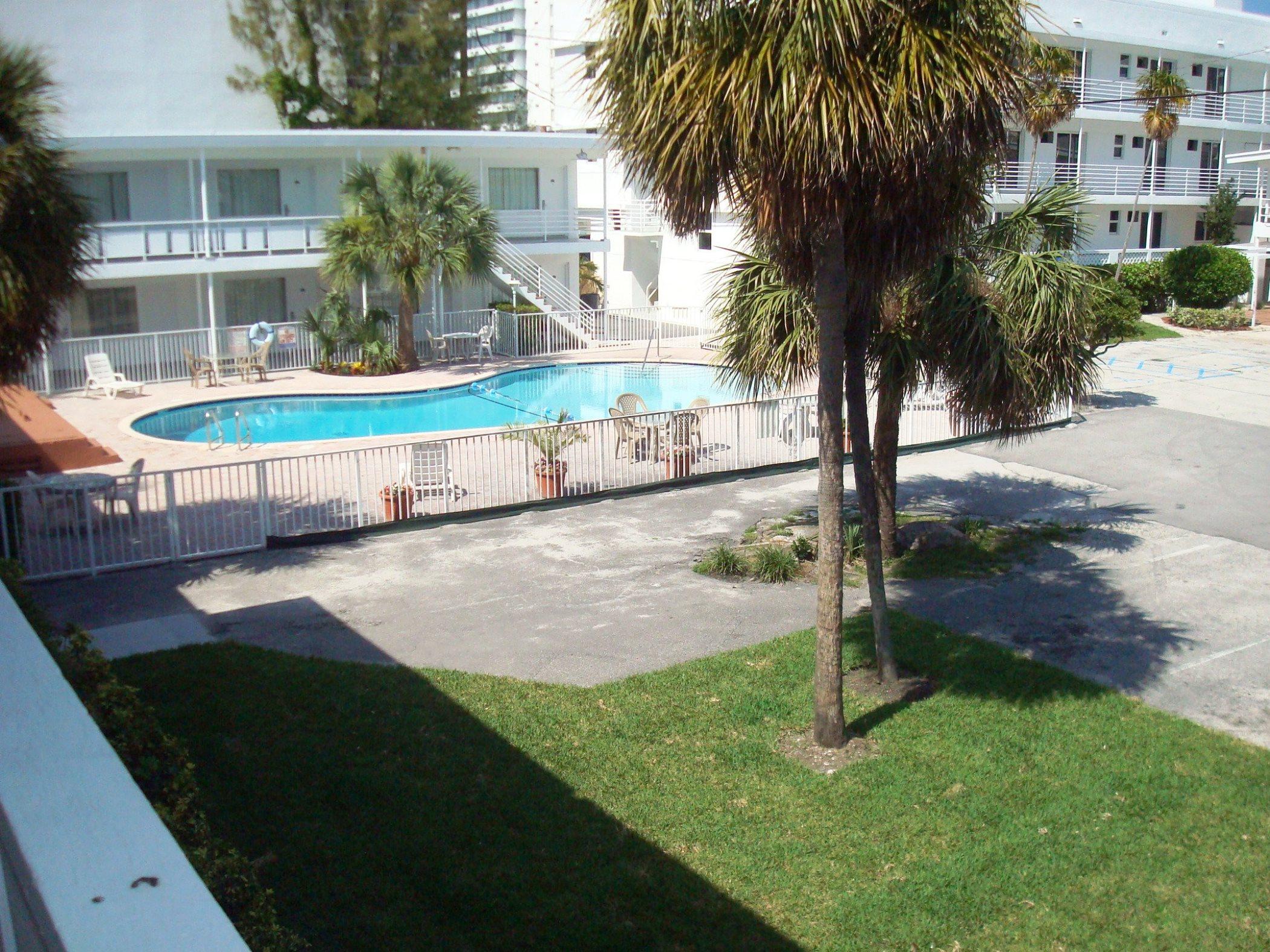 Collins Hotel Miami Beach