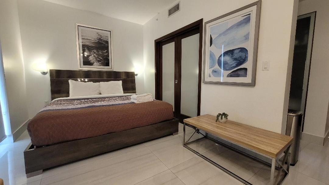 Strand Ocean Drive Suites