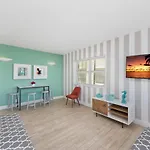 Sobe Lux Suites On Ocean