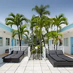 Aqua Hotel & Suites