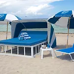 Iberostar Waves Berkeley Shore