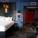 Hotel Gaythering - Gay Hotel - All Adults Welcome