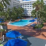Radisson Hotel Miami Beach