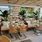 Mimosa Hotel