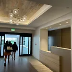 Romantic-5 Star-1Br-Oceanfront-Balcony-South-Beach