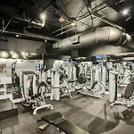 High Floor Beachfront Condo Beach Service 1509