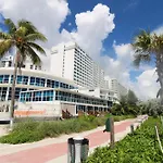 Castle 603 Oceanview W/ Free Parking, Pool, Beach Access, Tennis, Gym, Restaurants And More!