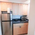 Castle 830 Oceanview Balcony Studio, Pool, Tennis, Free Parking