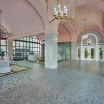 Deluxe 2 Bedroom Condo With Ocean View And Beach Amenities 1114