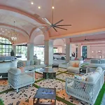 Deluxe 2 Bedroom Condo With Ocean View And Beach Amenities 1114