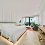 W South Beach Stunning Studio