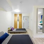 Ocean Drive Apartments With Rooftop Pool, South Beach, Miami