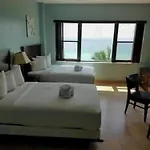 Ocean Front Casablanca Studios With Full Kitchens & Beach Access By Bl Rentals