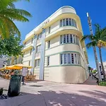 Right On The Beach, Ocean Drive Secured Condo