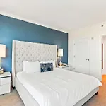 Luxury Condo At Tresor Miami Beach
