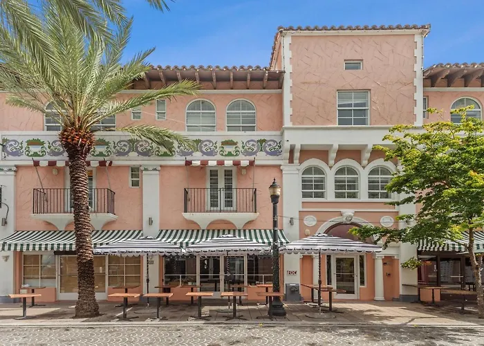 Kasa El Paseo Miami Beach