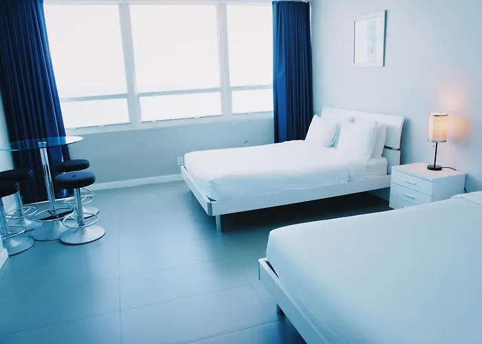 Castle 835 Oceanview Studio On Beach With Pool, Gym, Bars, And Free Parking