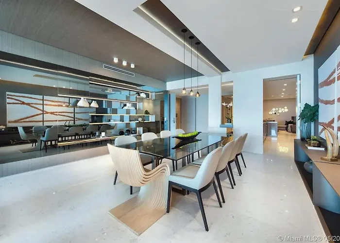 Elegant 4-Bdr Oceanfront Condo With Skyline Views