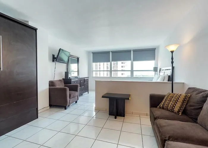 Castle Beach: Serenity Condo