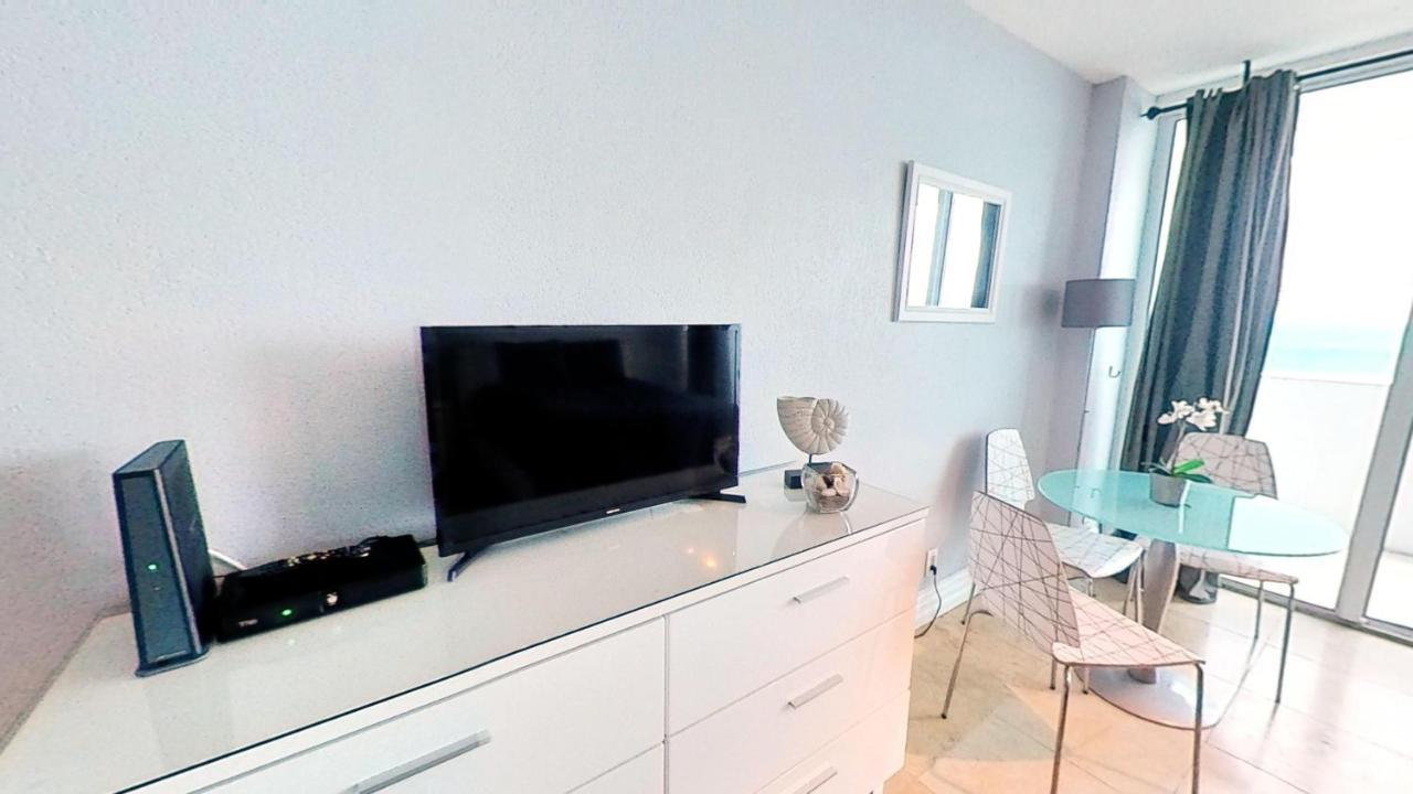 Casa de férias Castle 828 Oceanfront View With Balcony, Pool, Tennis, Access And Free Parking!