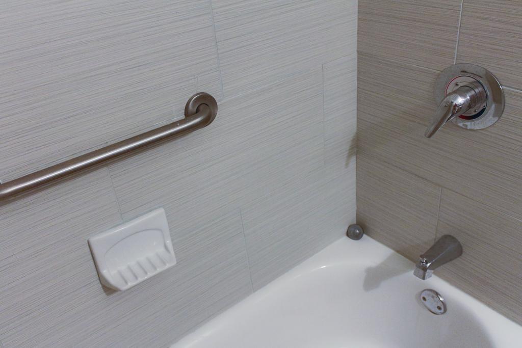 Lombardy Hotel 2*