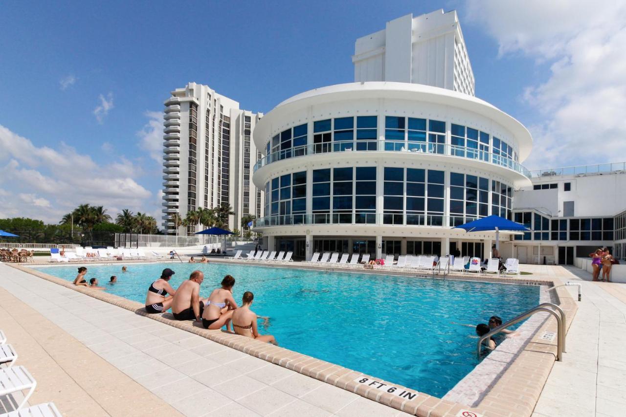 Castle Beach: Serenity Hotel *