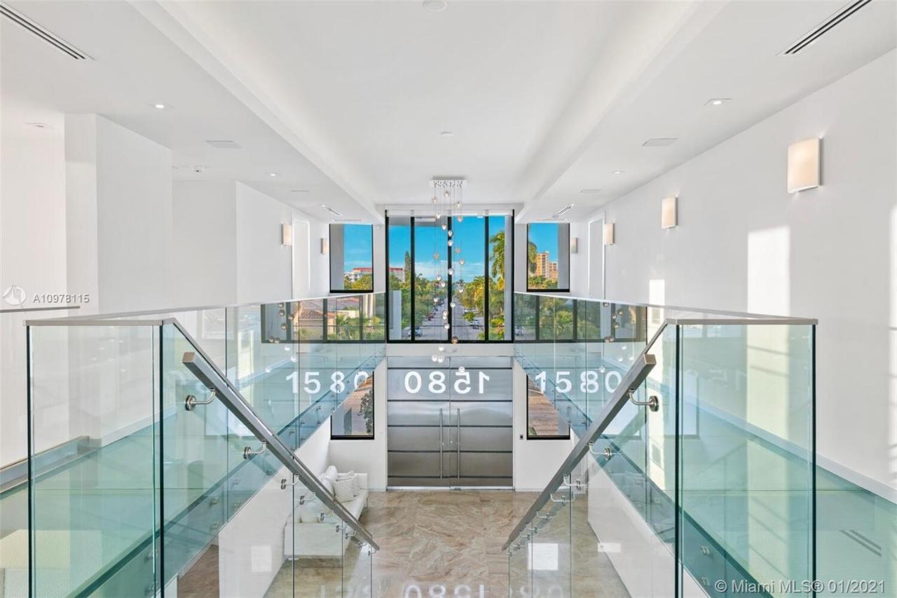 Cristiano Villa Miami Beach