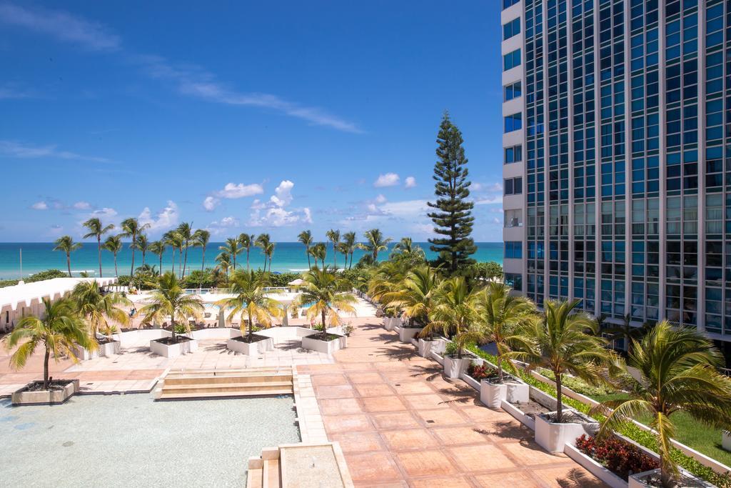 Oceanfront Contemporary 4*