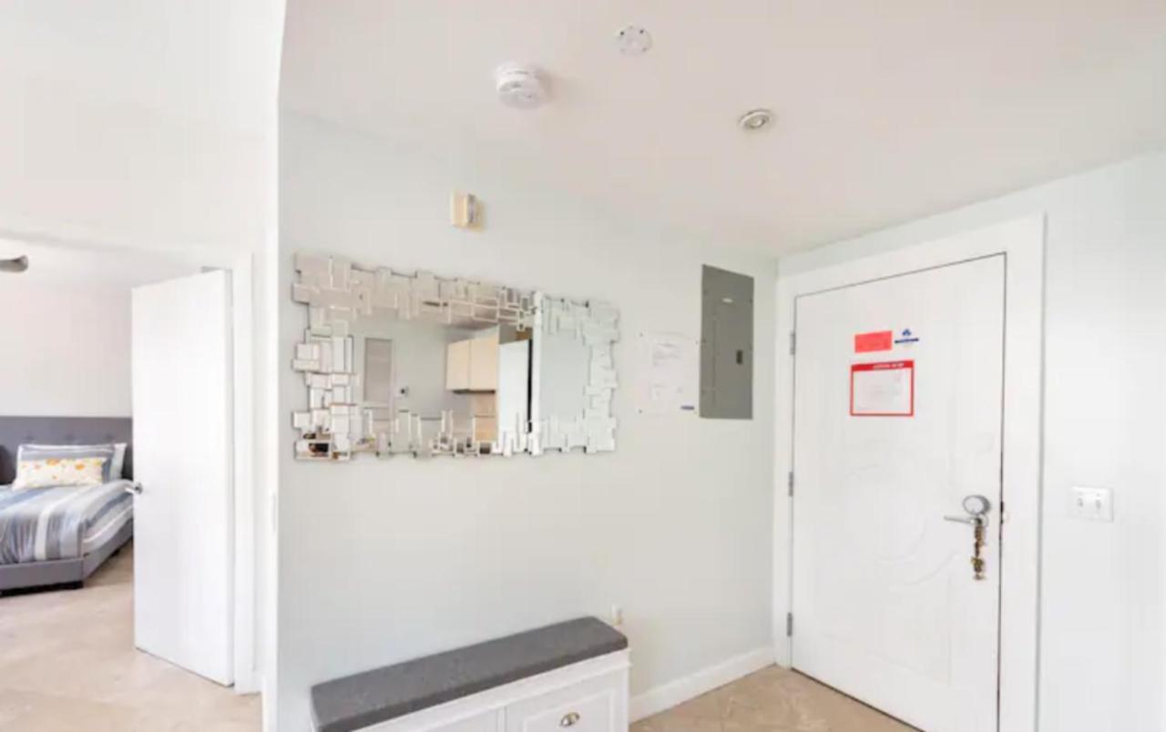 Carlyle Ocean Dr South 2 Bedroom Luxury Appartamento