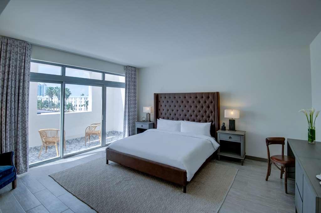 Clinton South Hotel 4*