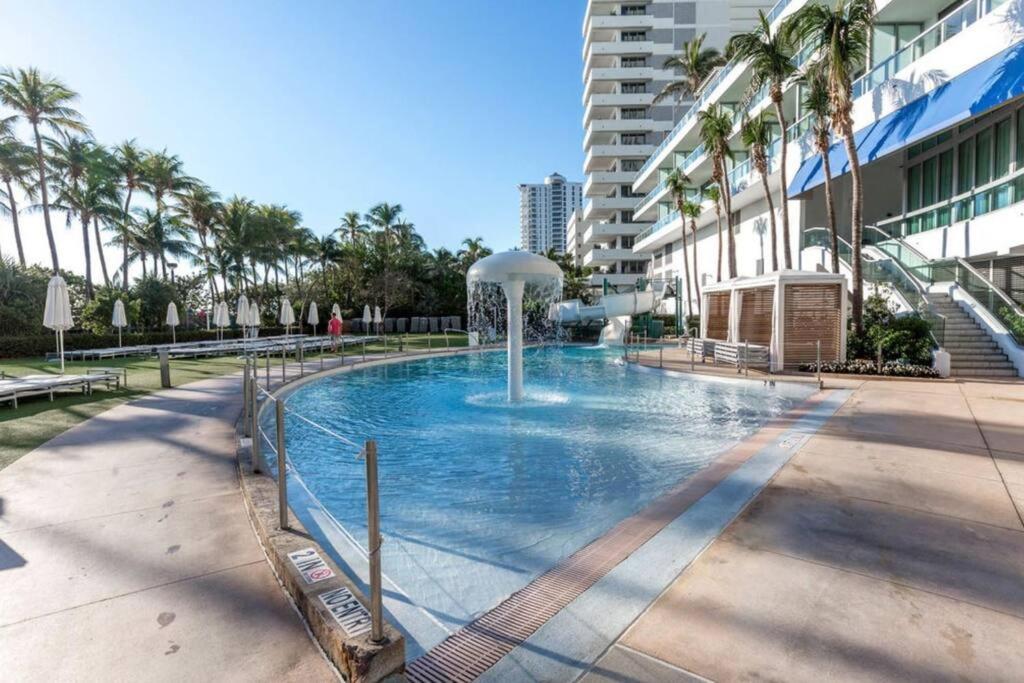 Fontainebleau Ocean View Fits 6! 1 Bed/2 Ba Apartamento *