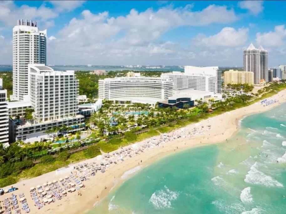 Fontainebleau Ocean View Fits 6! 1 Bed/2 Ba Apartment Miami Beach