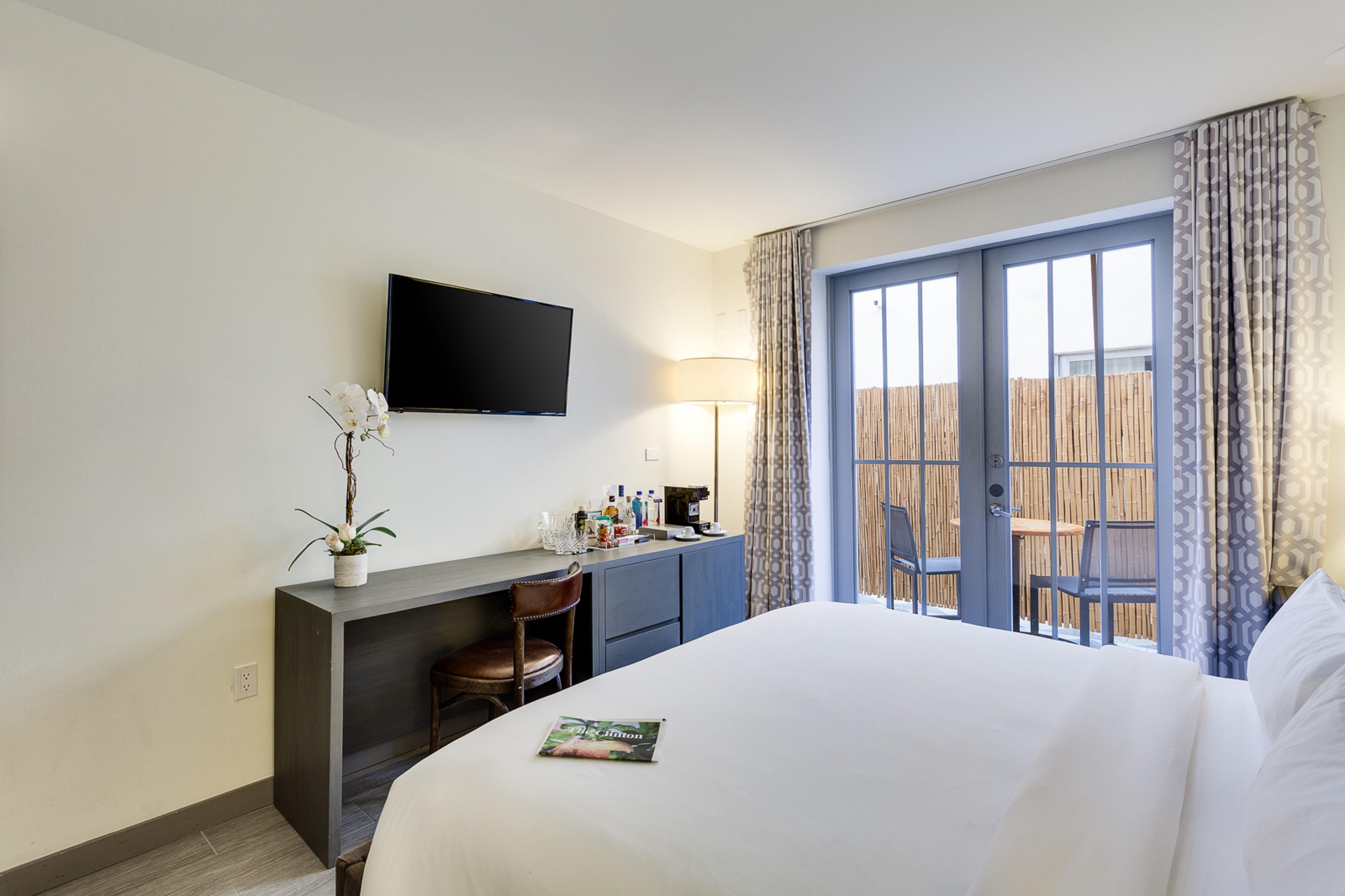 Clinton South Hotel 4*