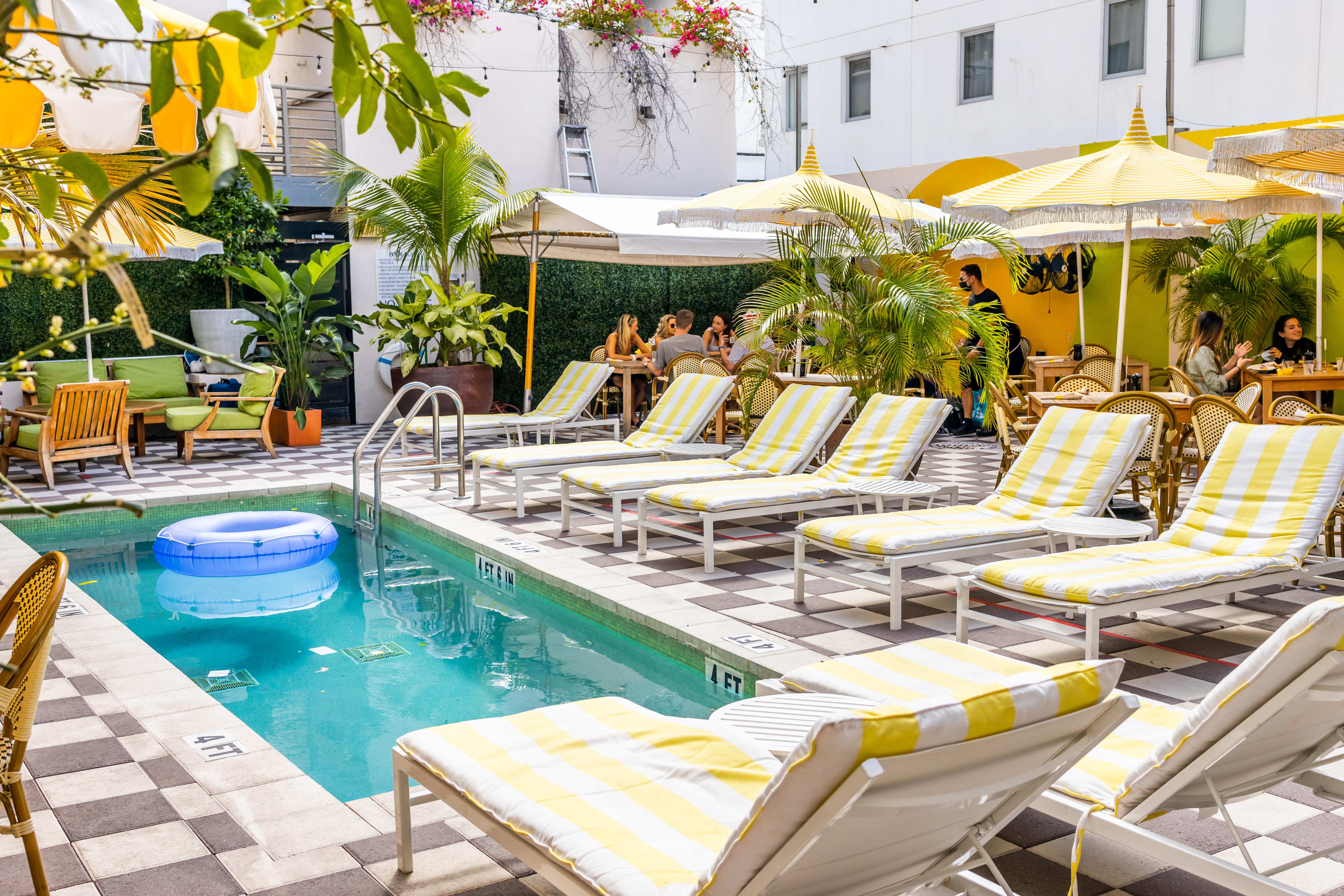 Clinton South Hotel