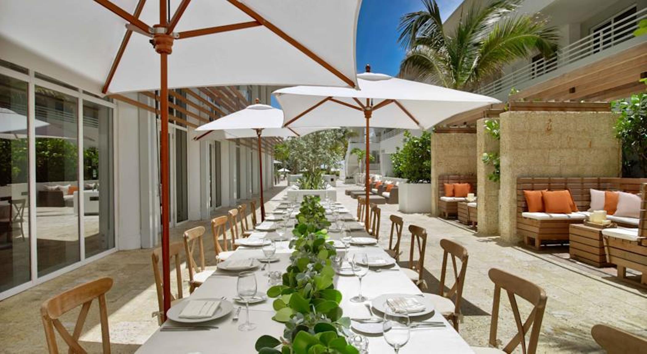 Resort Royal Palm South Miami, A Tribute Portfolio