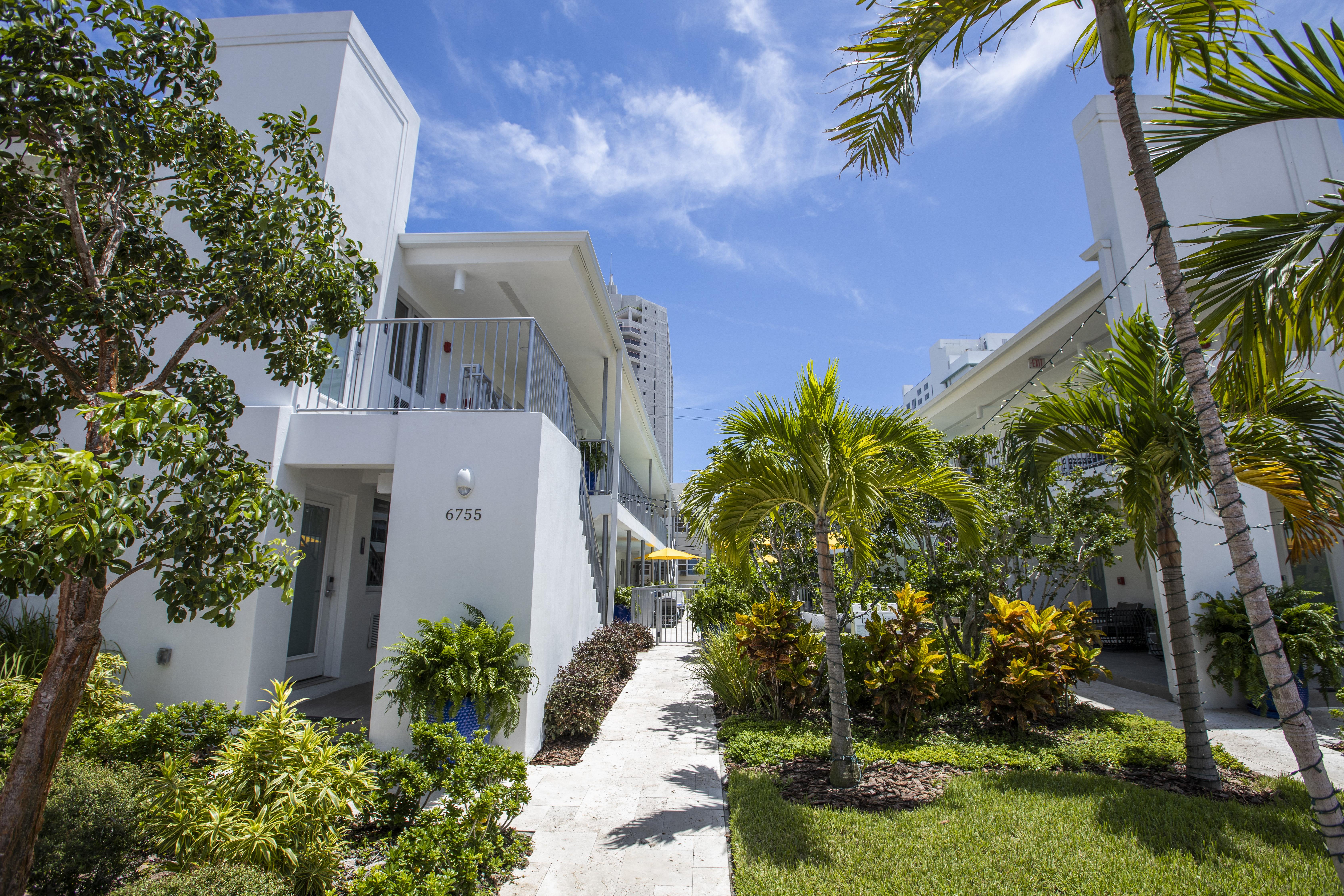Waterside And 3* Miami Beach